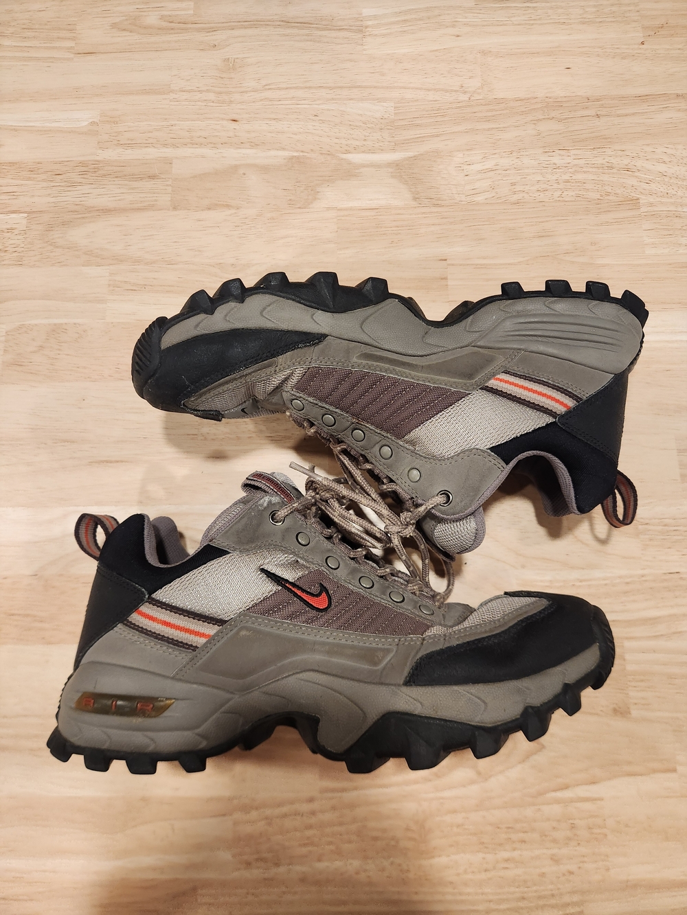 Vintage Y2K Nike ACG Hiking Slip Resistant Shoes Men's Size 10 Good Condition